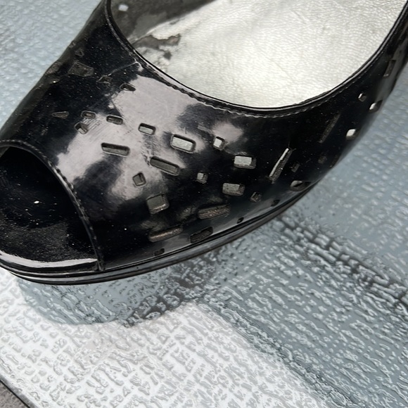 Black heels size 8 1/5 - Picture 4 of 4